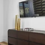 Luxury 2 Bedroom 4 Bed With Huge Wrap Around Patio Gym And Pool