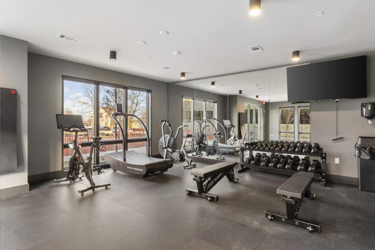 Luxury 2 Bedroom 4 Bed With Huge Wrap Around Patio Gym And Pool * Nashville