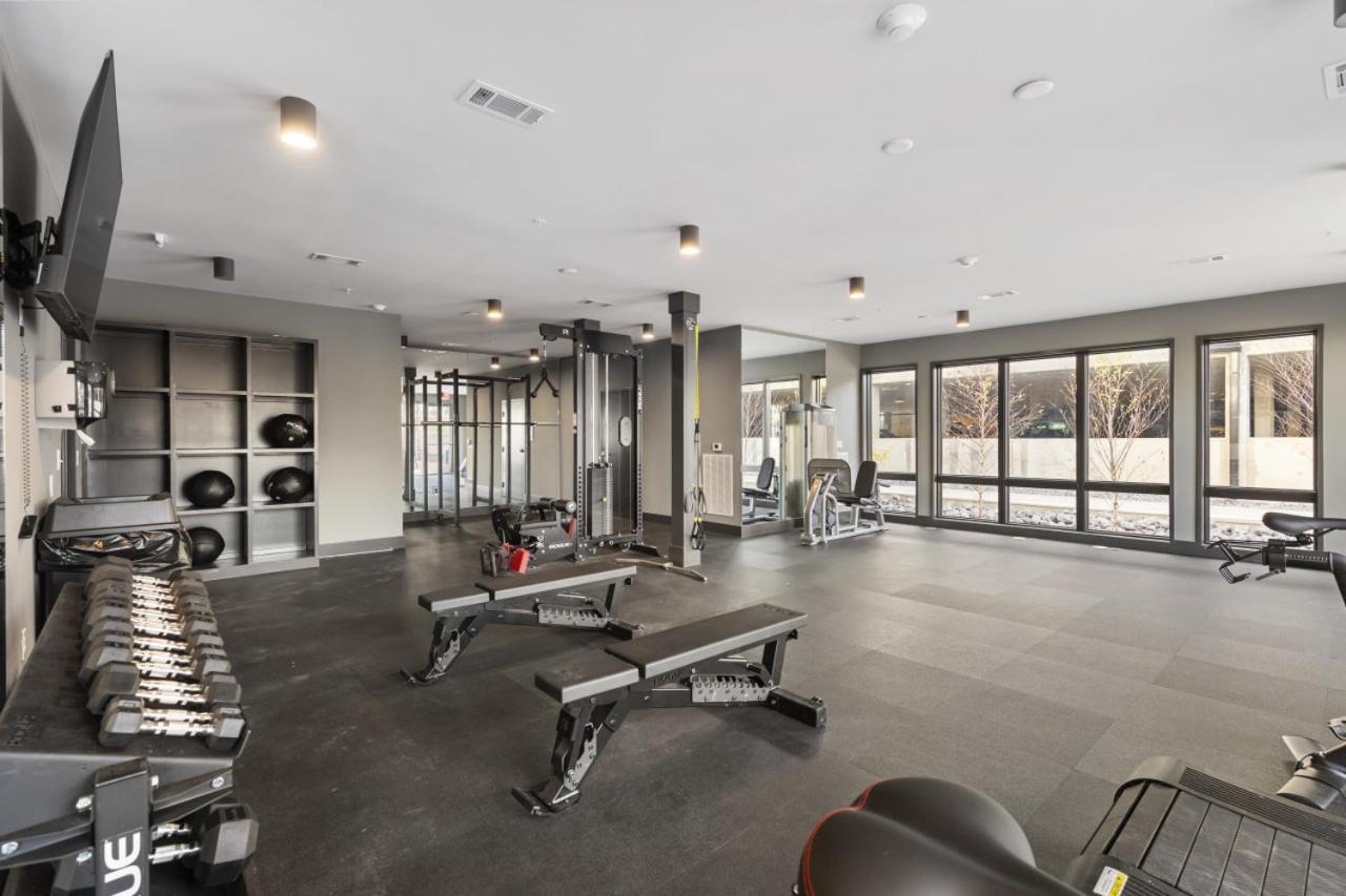 Luxury 2 Bedroom 4 Bed With Huge Wrap Around Patio Gym And Pool Nashville
