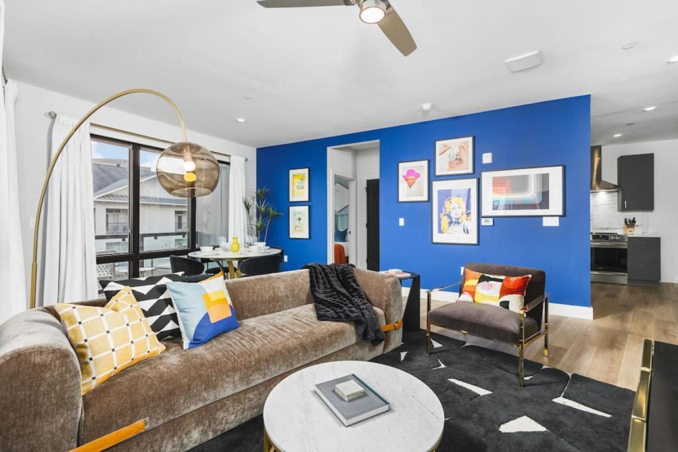Apartment Luxury 2 Bedroom 4 Bed With Huge Wrap Around Patio Gym And Pool *